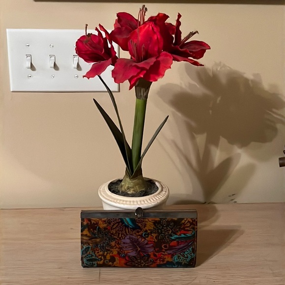 Charming Charlie Clutch Purse wallet Floral - Picture 2 of 8